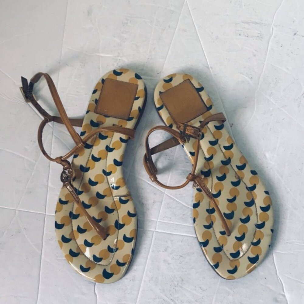 Tory Burch Emmy Thong T Strap Leather Sandals Ballet Flats Patent Graphic Print - Picture 2 of 15